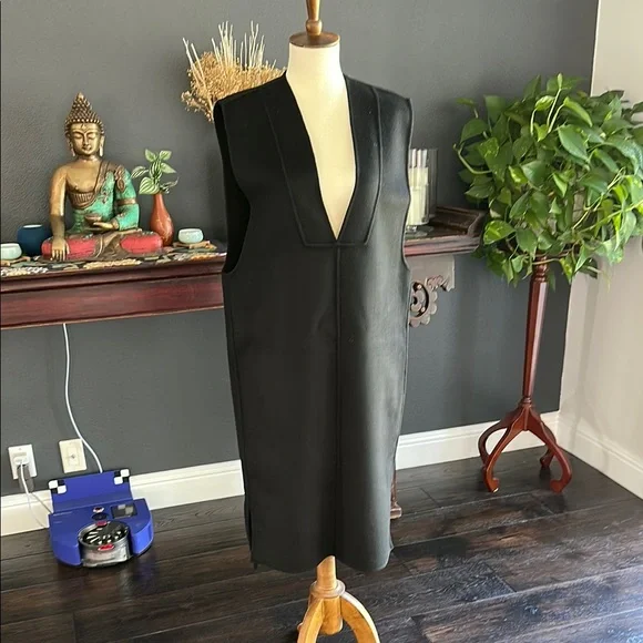 COS V-neck wool dress in blackBlack - Picture 5 of 13